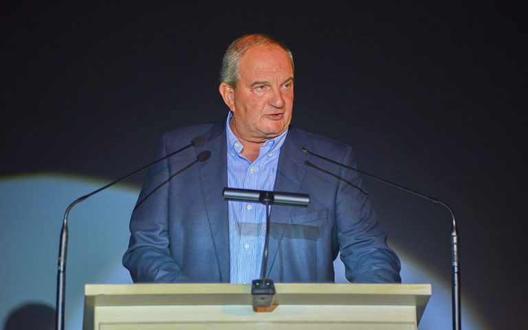 Ανάλυση: Η παρέμβαση Καραμανλή ενίσχυσε την «καχυποψία» για τον νέο του ρόλο