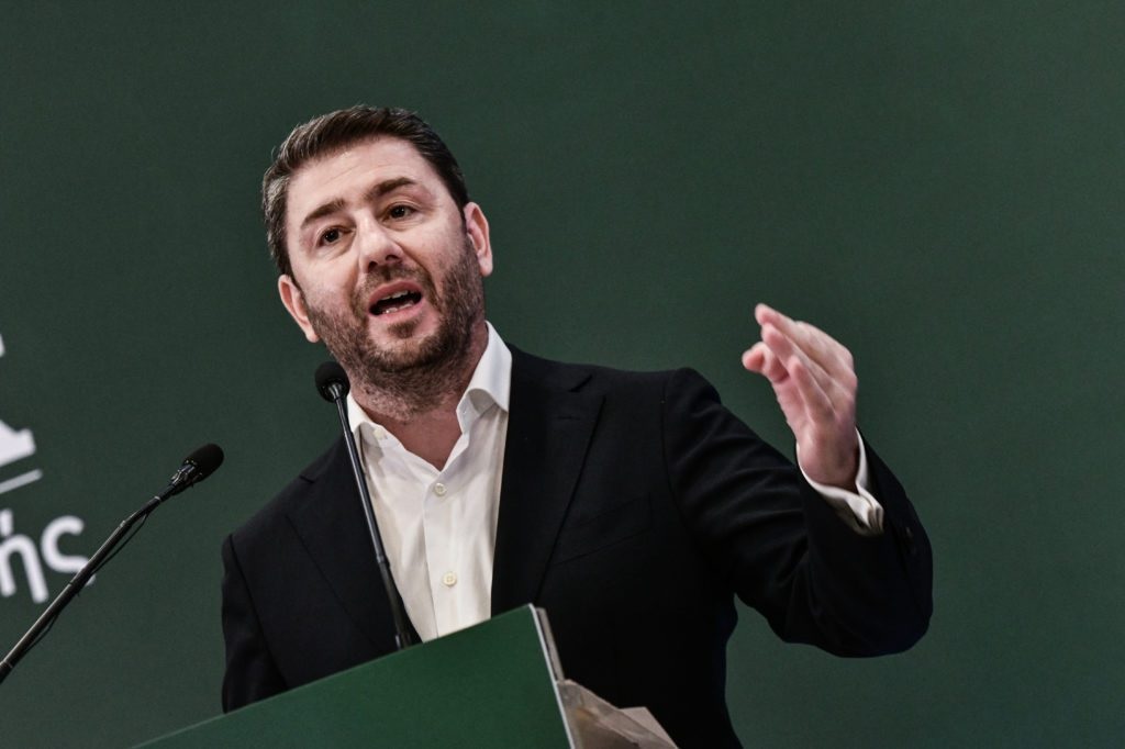 "Πονοκέφαλος" στο ΠΑΣΟΚ για το κόμμα Τσίπρα - Ποια στελέχη σκέφτονται να φύγουν;