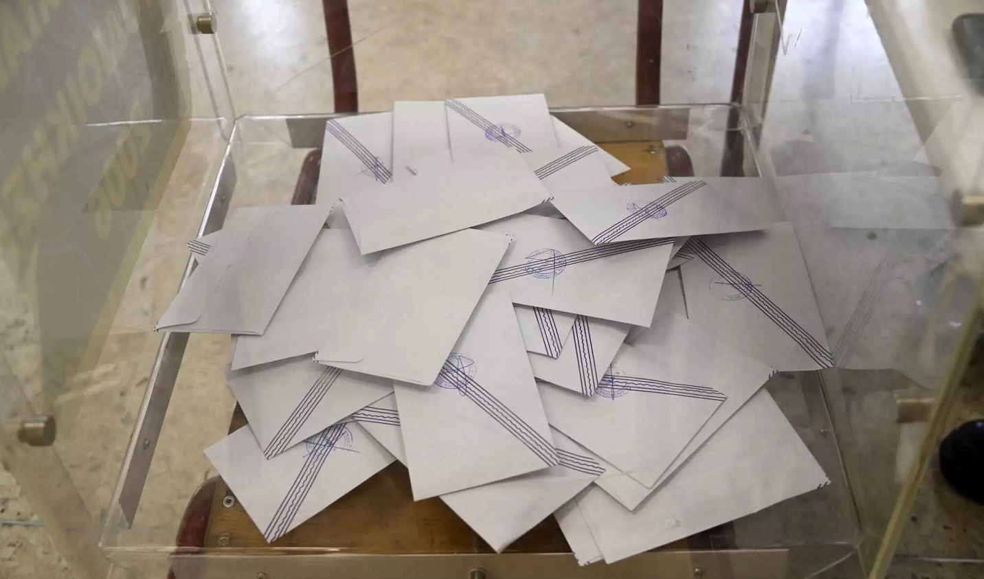 Με μόνο αντίπαλο τον εαυτό της στις δημοσκοπήσεις η ΝΔ - Τι δείχνουν τα γκάλοπ 
