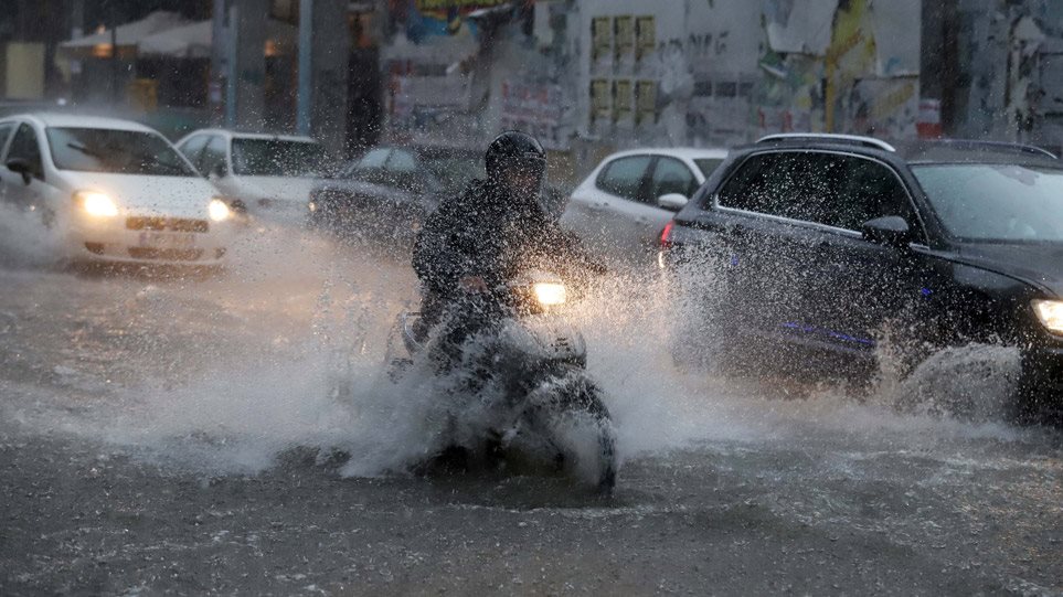 Νέο εκτακτο δελτίο επιδείνωσης καιρού: Πού θα χτυπήσει η κακοκαιρία ADEL τα επόμενα 24ωρα