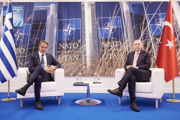 «Μπαράζ» συσκέψεων στο Μαξίμου για την επίσκεψη Ερντογάν στην Αθήνα 