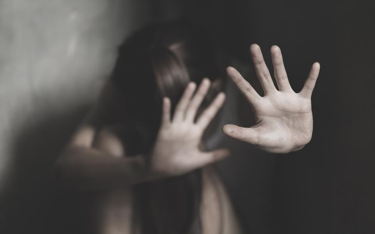 Παλαιό Φάληρο: Θύμα βιασμού 34χρονη στο Παλαιό Φάληρο όσο περίμενε σε στάση λεωφορείου