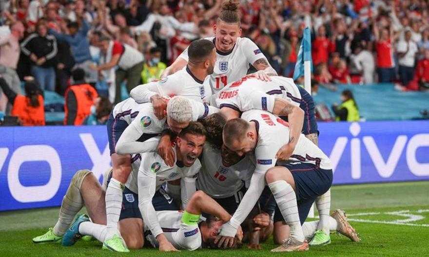 Euro 2020: «Λιοντάρια» έτοιμα για κούπα - Έντονη κριτική για το πέναλτι που έκρινε τον ημιτελικό