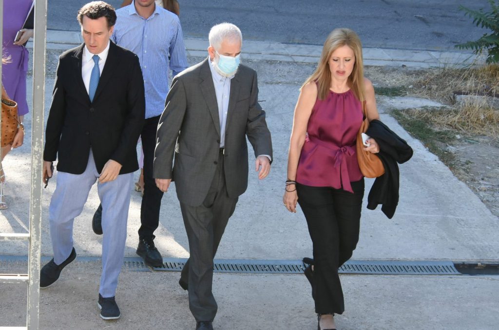 «Βόμβα» από Μπιμπίλα: ''Ο Φιλιππίδης μου είπε να τηλεφωνήσω σε μία κοπέλα και να τη πείσω να μη μιλήσει εις βάρος του''