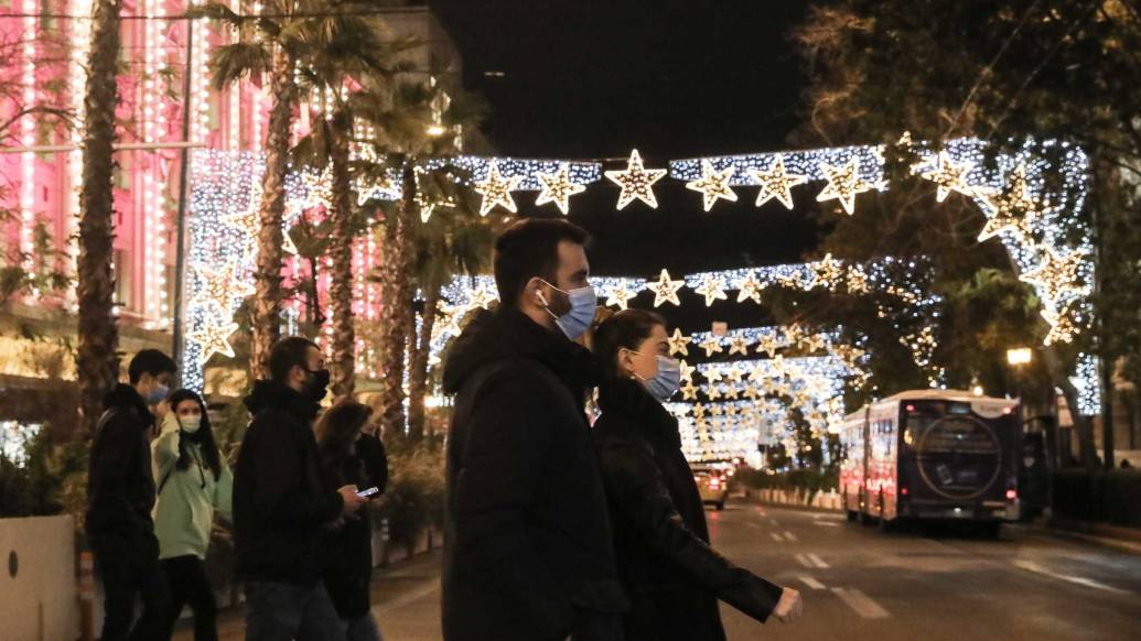 Κορωνοϊός: Καζάνι που βράζει η Αττική - Ο Όμικρον «σκεπάζει» το Λεκανοπέδιο