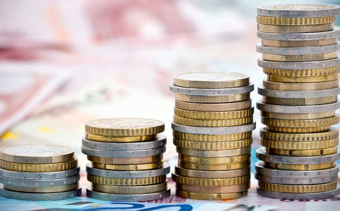 Η Ελλάδα στo κατώφλι επιστροφής στην επενδυτική βαθμίδα