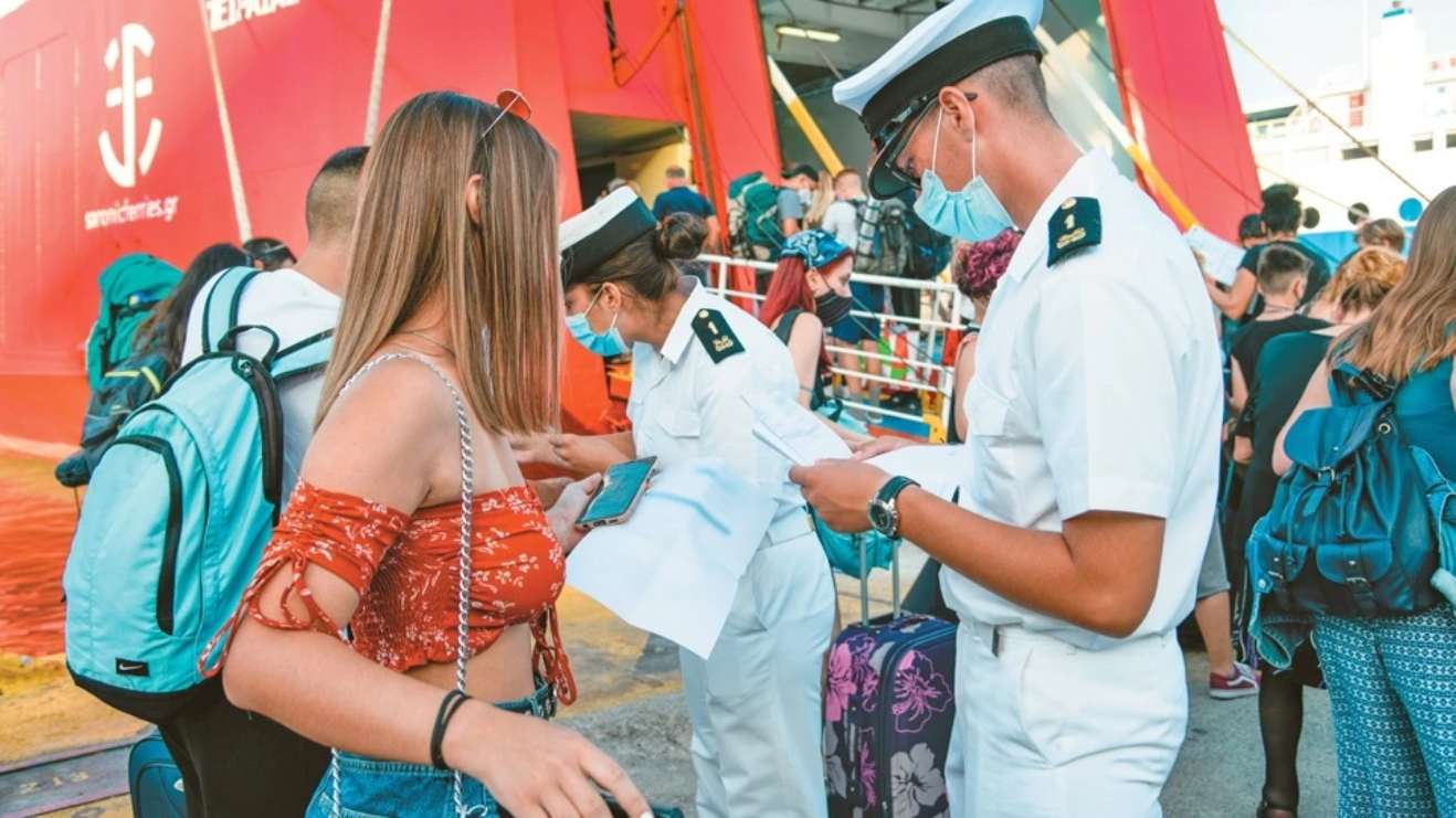 Κορωνοϊός: Βαρύ το φορτίο στα νησιά - Ποια απειλούνται με έκτακτα μέτρα τύπου Μυκόνου;